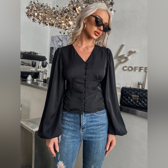 Privé Button Up Long Bishop Sleeve Blouse - Picture 6 of 7